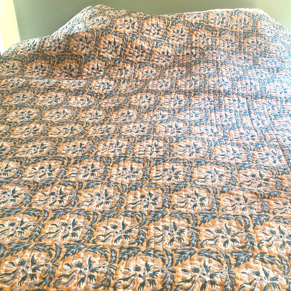 West elm Quilt. King. Brand new.